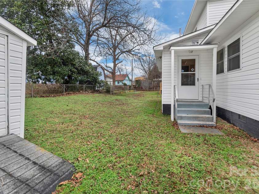 215 King Street, Gastonia, NC 28052.  MLS# CAR4335649, YatesRealty ID 17585. 