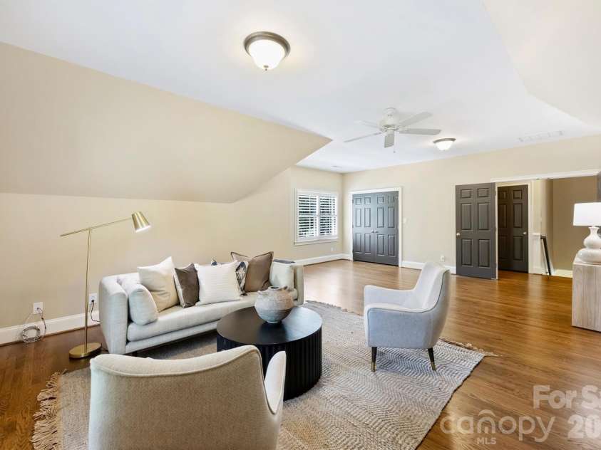 4227 Shepherdleas Lane, Charlotte, NC 28277.  MLS# CAR4358480, YatesRealty ID 17586. Again beautiful wood floors