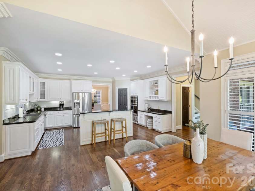 4227 Shepherdleas Lane, Charlotte, NC 28277.  MLS# CAR4358480, YatesRealty ID 17586. From the Breakfast Room into the Kitchen