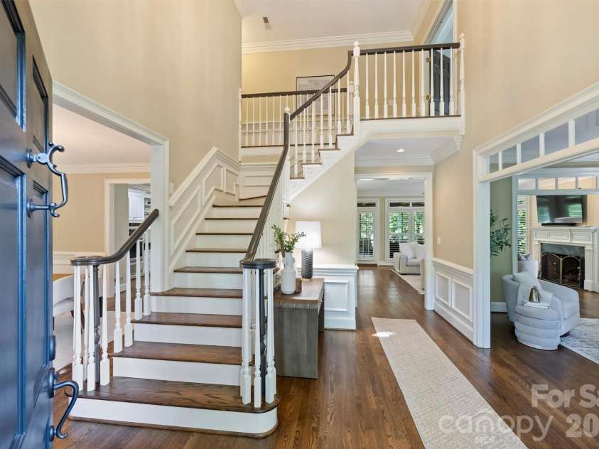 4227 Shepherdleas Lane, Charlotte, NC 28277.  MLS# CAR4358480, YatesRealty ID 17586. Wow what a Foyer