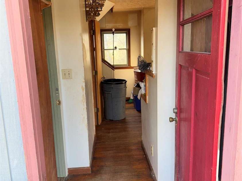 708 Miami Terrace, Hendersonville, NC 28791.  MLS# CAR4238040, YatesRealty ID 17586. 