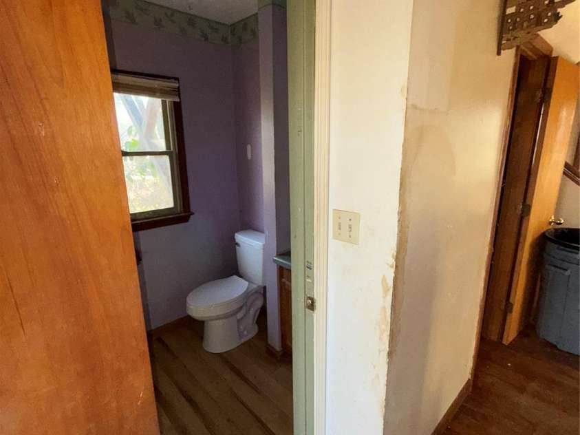 708 Miami Terrace, Hendersonville, NC 28791.  MLS# CAR4238040, YatesRealty ID 17586. 