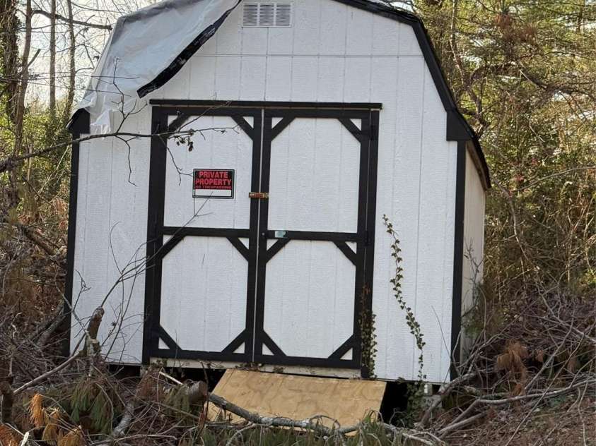 708 Miami Terrace, Hendersonville, NC 28791.  MLS# CAR4238040, YatesRealty ID 17586. 