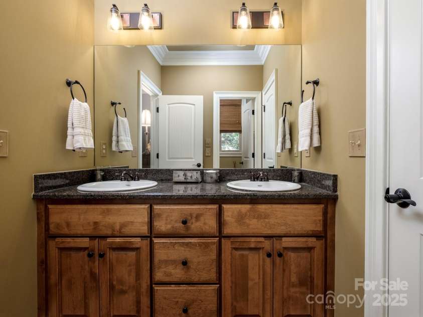 41 Annakesta Court, Brevard, NC 28712.  MLS# CAR4261233, YatesRealty ID 17587. 