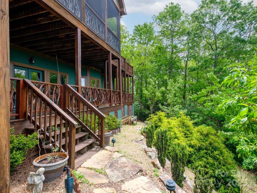 41 Annakesta Court, Brevard, NC 28712.  MLS# CAR4261233, YatesRealty ID 17587. 