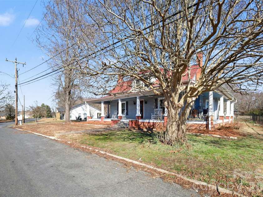 612 Ross Street, Marshville, NC 28103.  MLS# CAR4347589, YatesRealty ID 17587. 