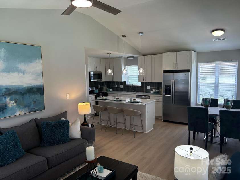 1004 Johnson Street, Charlotte, NC 28206.  MLS# CAR4256693, YatesRealty ID 17588. 