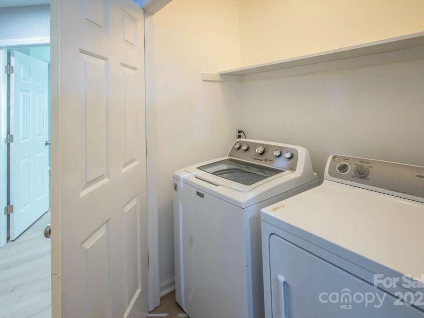 1004 Johnson Street, Charlotte, NC 28206.  MLS# CAR4256693, YatesRealty ID 17588. Hall Laundry closet