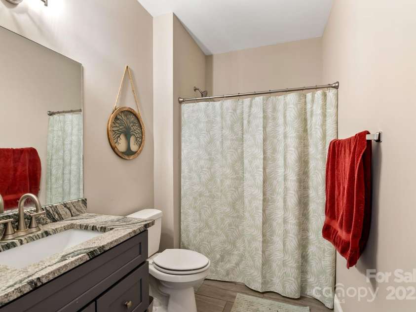 79 Greenwood Fields Drive, Asheville, NC 28804.  MLS# CAR4220069, YatesRealty ID 17589. 2nd full bath on main