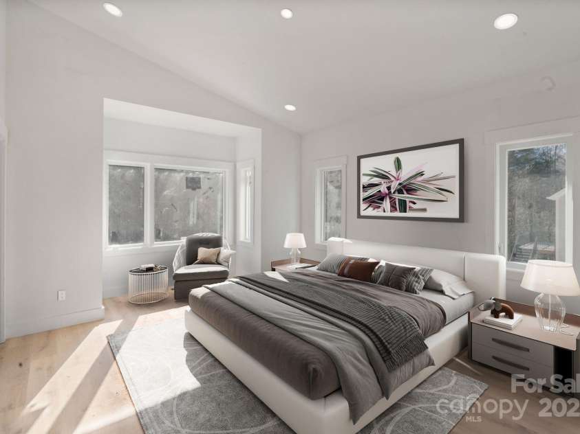 5733 Selkirk Drive, Hickory, NC 28601.  MLS# CAR4327213, YatesRealty ID 1759. 