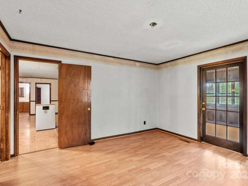 61 Doe Loop, Hot Springs, NC 28743.  MLS# CAR4295989, YatesRealty ID 1759. Bedroom