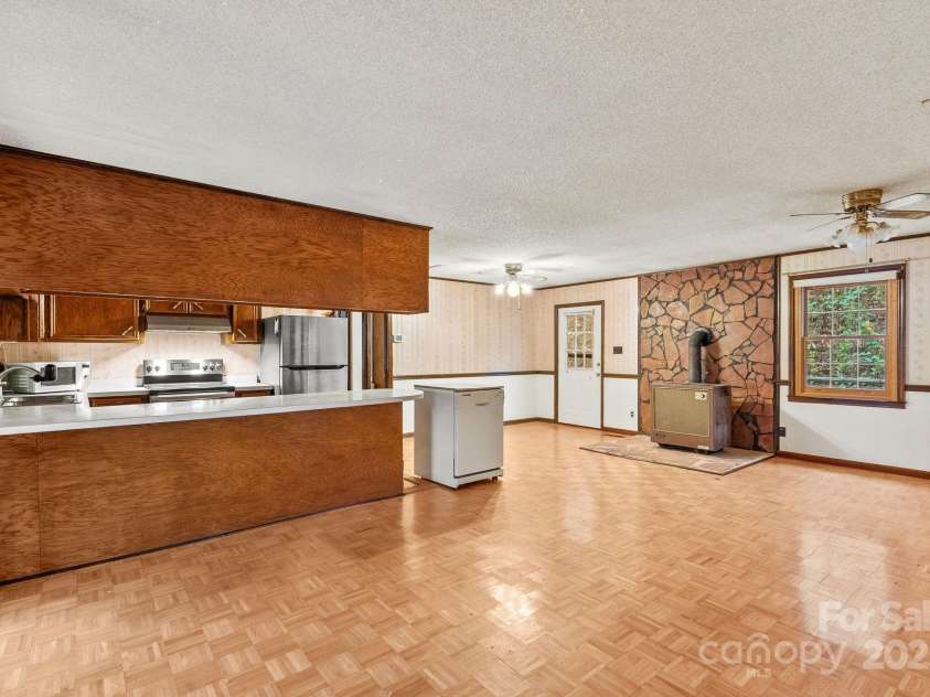 61 Doe Loop, Hot Springs, NC 28743.  MLS# CAR4295989, YatesRealty ID 1759. Seller says this furnace is still operational