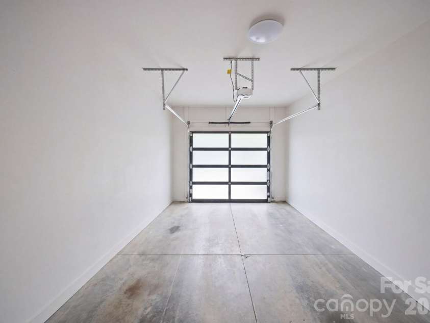 127 Rough Bark Trail, Asheville, NC 28806.  MLS# CAR4374208, YatesRealty ID 17590. 