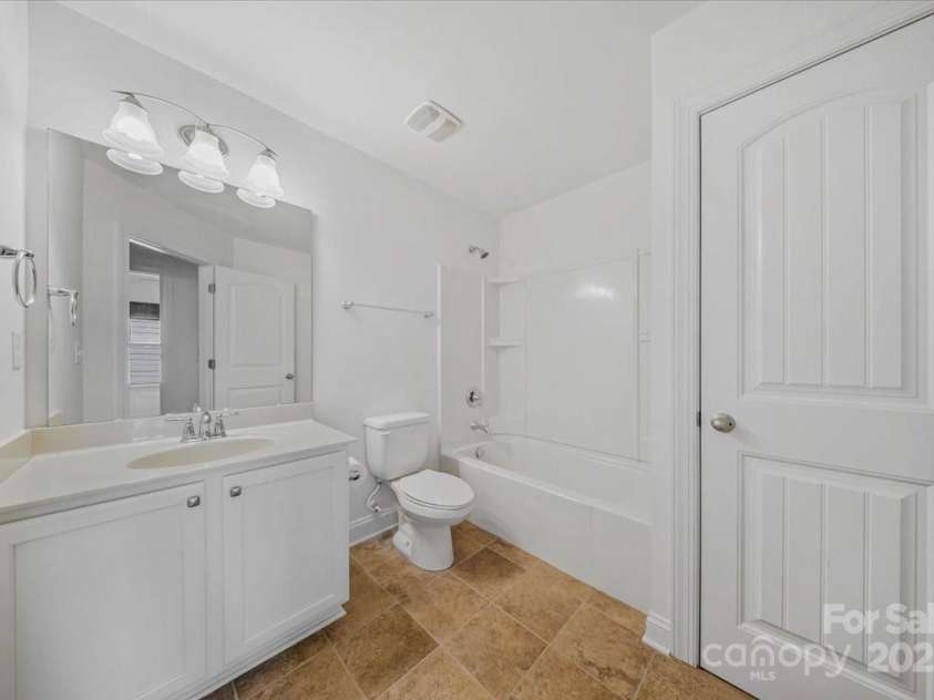 204 Aztec Circle, Mooresville, NC 28117.  MLS# CAR4256248, YatesRealty ID 17590. 2nd floor full bathroom