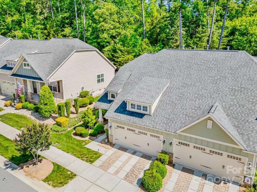 204 Aztec Circle, Mooresville, NC 28117.  MLS# CAR4256248, YatesRealty ID 17590. Duplex  townhomes