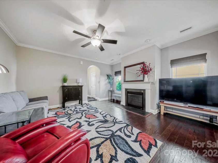 204 Aztec Circle, Mooresville, NC 28117.  MLS# CAR4256248, YatesRealty ID 17590. Living Room