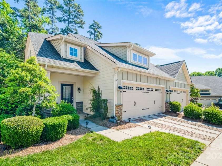 204 Aztec Circle, Mooresville, NC 28117.  MLS# CAR4256248, YatesRealty ID 17590. Townhome Entrance