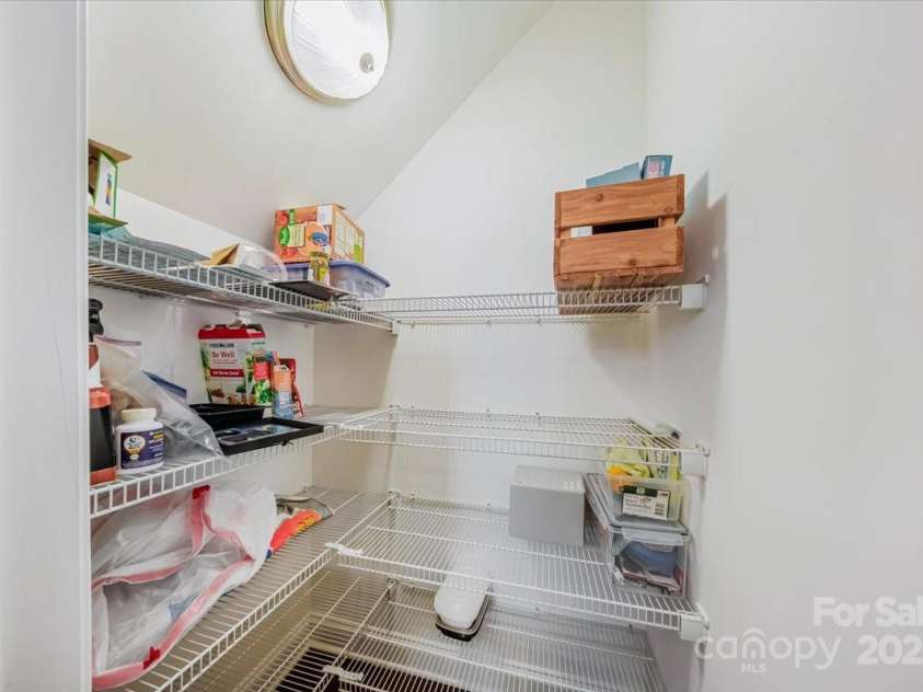 204 Aztec Circle, Mooresville, NC 28117.  MLS# CAR4256248, YatesRealty ID 17590. Walk In Pantry