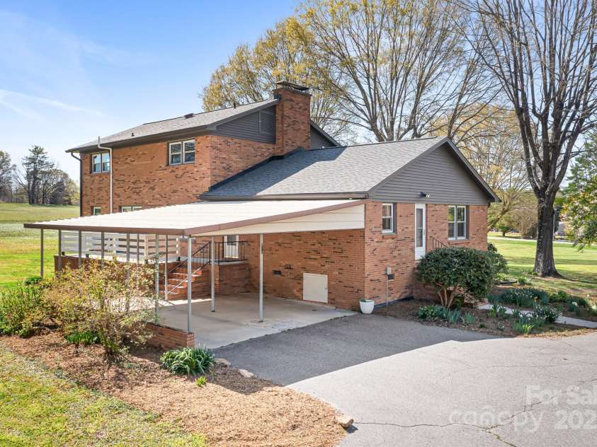 1235 Wilma Sigmon Road, Lincolnton, NC 28092.  MLS# CAR4238963, YatesRealty ID 17591. 