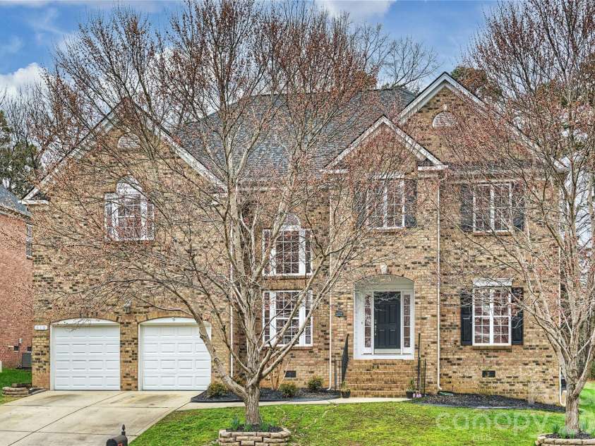 410 Deer Brush Lane, Waxhaw, NC 28173.  MLS# CAR4353567, YatesRealty ID 17592. 