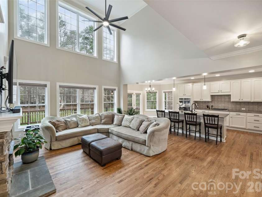 410 Deer Brush Lane, Waxhaw, NC 28173.  MLS# CAR4353567, YatesRealty ID 17592. 