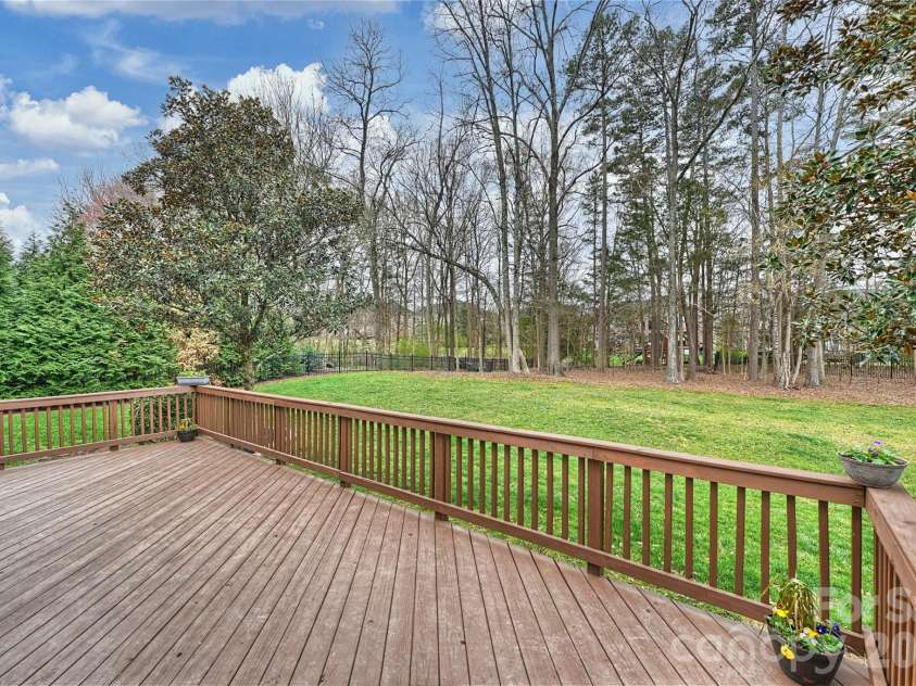 410 Deer Brush Lane, Waxhaw, NC 28173.  MLS# CAR4353567, YatesRealty ID 17592. 