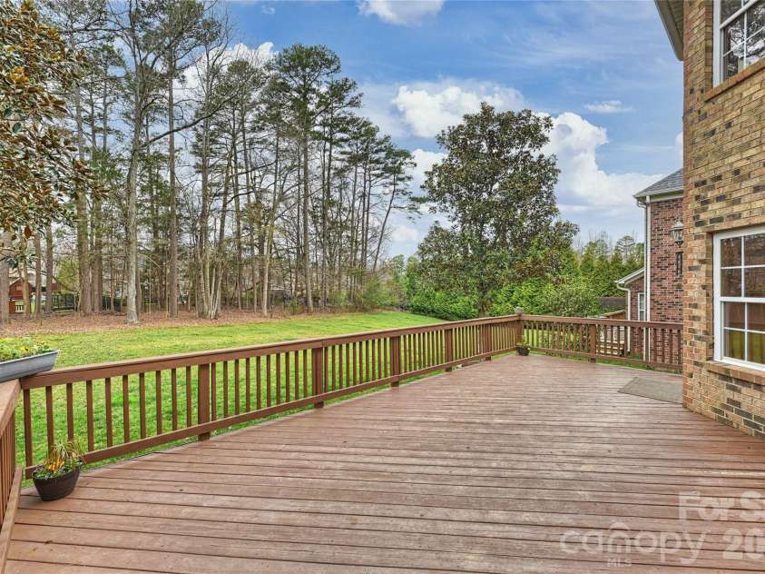 410 Deer Brush Lane, Waxhaw, NC 28173.  MLS# CAR4353567, YatesRealty ID 17592. 