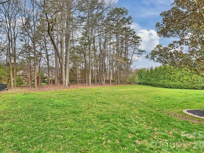 410 Deer Brush Lane, Waxhaw, NC 28173.  MLS# CAR4353567, YatesRealty ID 17592. 