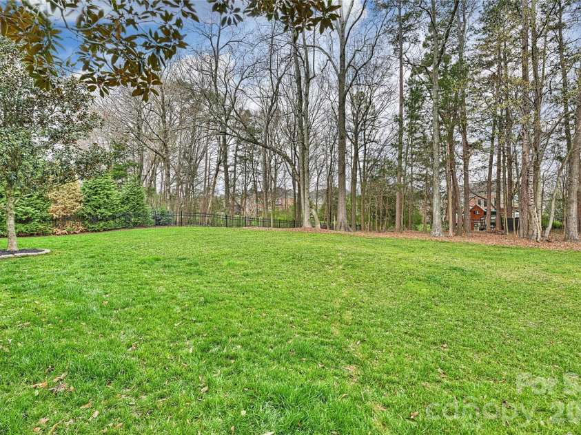 410 Deer Brush Lane, Waxhaw, NC 28173.  MLS# CAR4353567, YatesRealty ID 17592. 