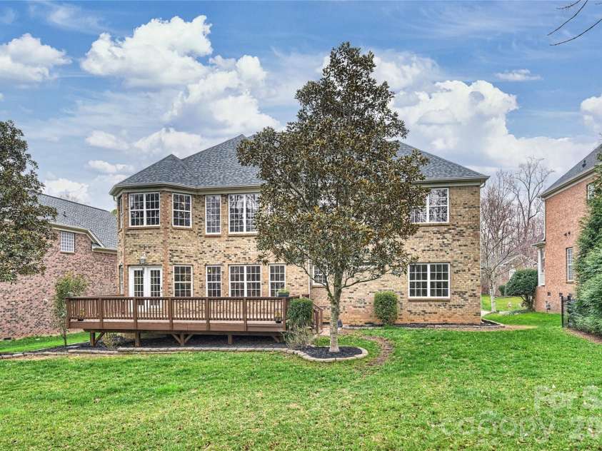 410 Deer Brush Lane, Waxhaw, NC 28173.  MLS# CAR4353567, YatesRealty ID 17592. 