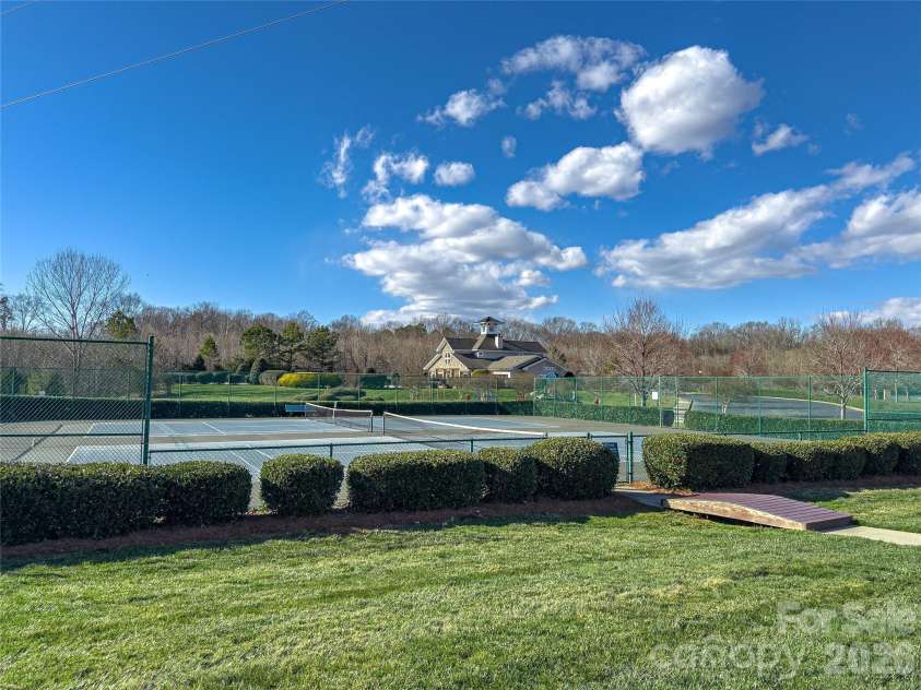 410 Deer Brush Lane, Waxhaw, NC 28173.  MLS# CAR4353567, YatesRealty ID 17592. 