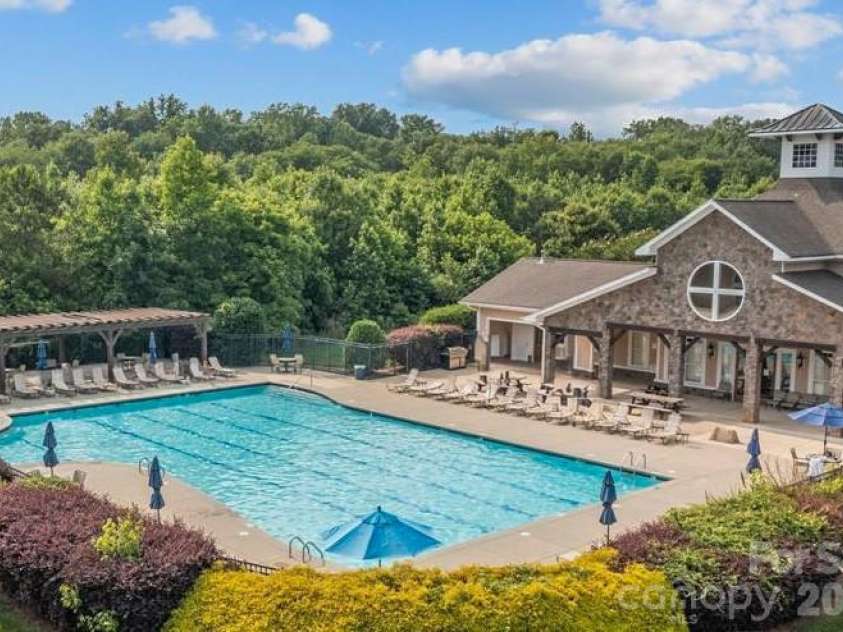 410 Deer Brush Lane, Waxhaw, NC 28173.  MLS# CAR4353567, YatesRealty ID 17592. 
