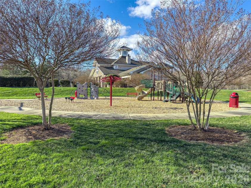 410 Deer Brush Lane, Waxhaw, NC 28173.  MLS# CAR4353567, YatesRealty ID 17592. 