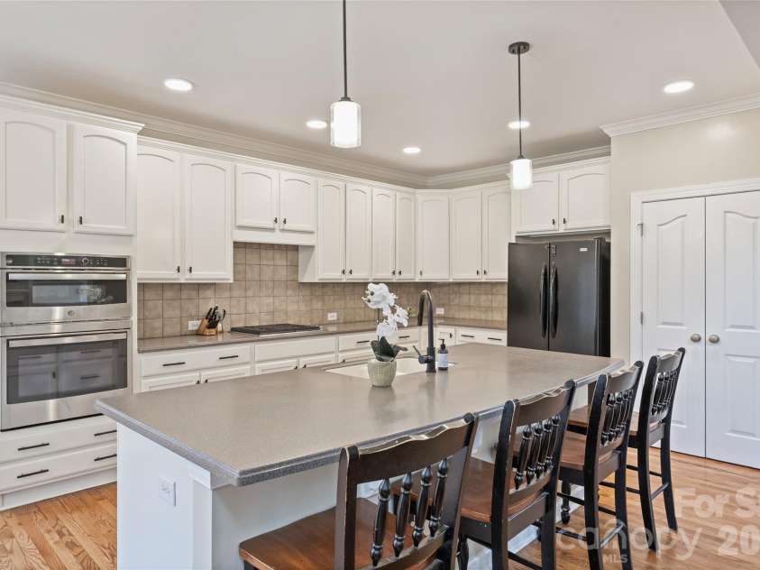 410 Deer Brush Lane, Waxhaw, NC 28173.  MLS# CAR4353567, YatesRealty ID 17592. 