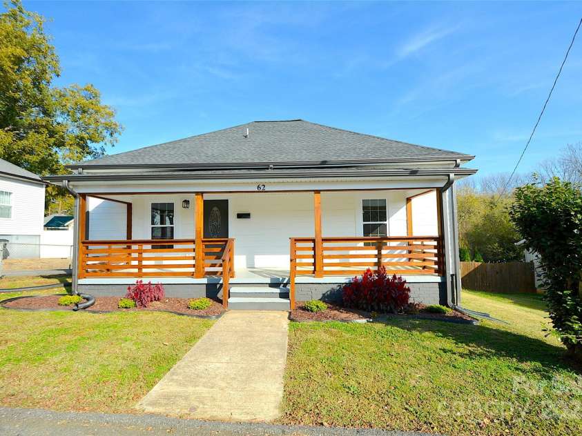 62 Fourth Street, Cramerton, NC 28032.  MLS# CAR4320839, YatesRealty ID 17592. 