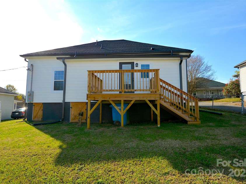 62 Fourth Street, Cramerton, NC 28032.  MLS# CAR4320839, YatesRealty ID 17592. 