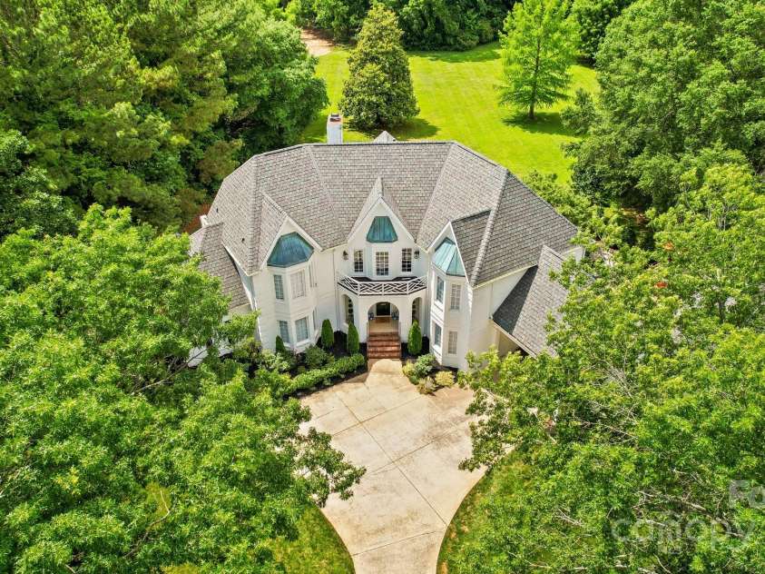 469 Valley Run Drive, Waxhaw, NC 28173.  MLS# CAR4259240, YatesRealty ID 17593. 