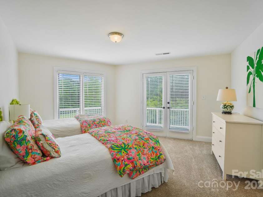 469 Valley Run Drive, Waxhaw, NC 28173.  MLS# CAR4259240, YatesRealty ID 17593. 