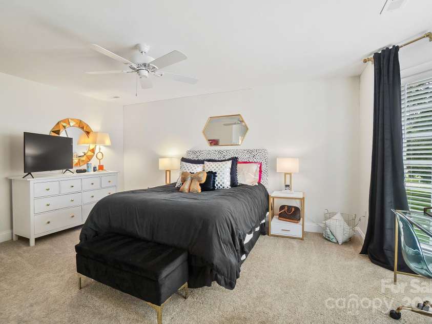 469 Valley Run Drive, Waxhaw, NC 28173.  MLS# CAR4259240, YatesRealty ID 17593. 