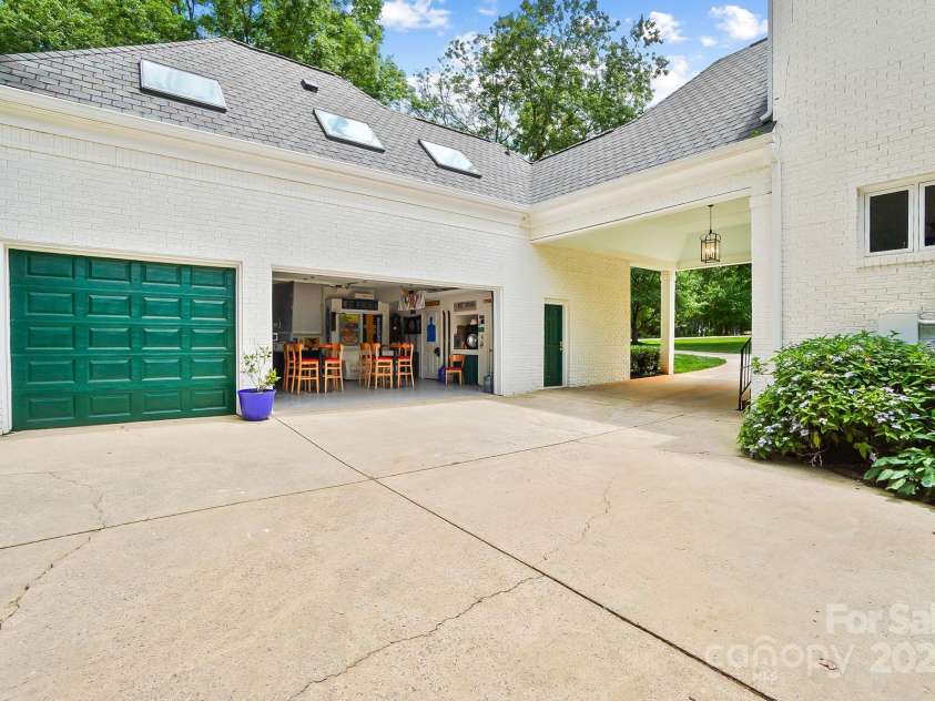 469 Valley Run Drive, Waxhaw, NC 28173.  MLS# CAR4259240, YatesRealty ID 17593. 