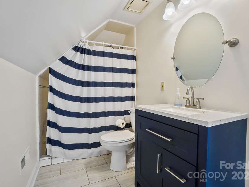 469 Valley Run Drive, Waxhaw, NC 28173.  MLS# CAR4259240, YatesRealty ID 17593. 