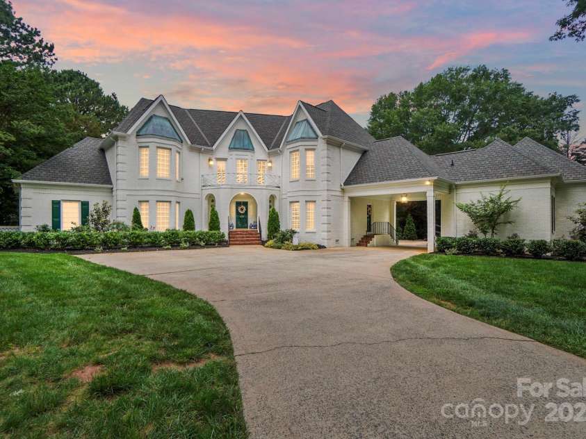 469 Valley Run Drive, Waxhaw, NC 28173.  MLS# CAR4259240, YatesRealty ID 17593. 