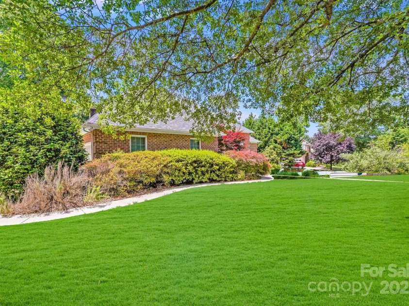 1337 Braeburn Road, Concord, NC 28027.  MLS# CAR4256587, YatesRealty ID 17594. 