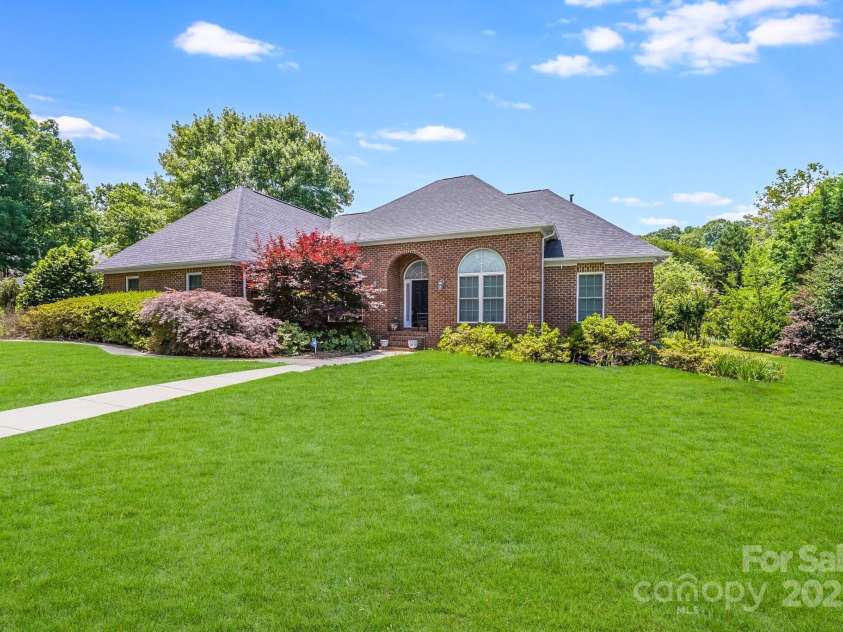 1337 Braeburn Road, Concord, NC 28027.  MLS# CAR4256587, YatesRealty ID 17594. 