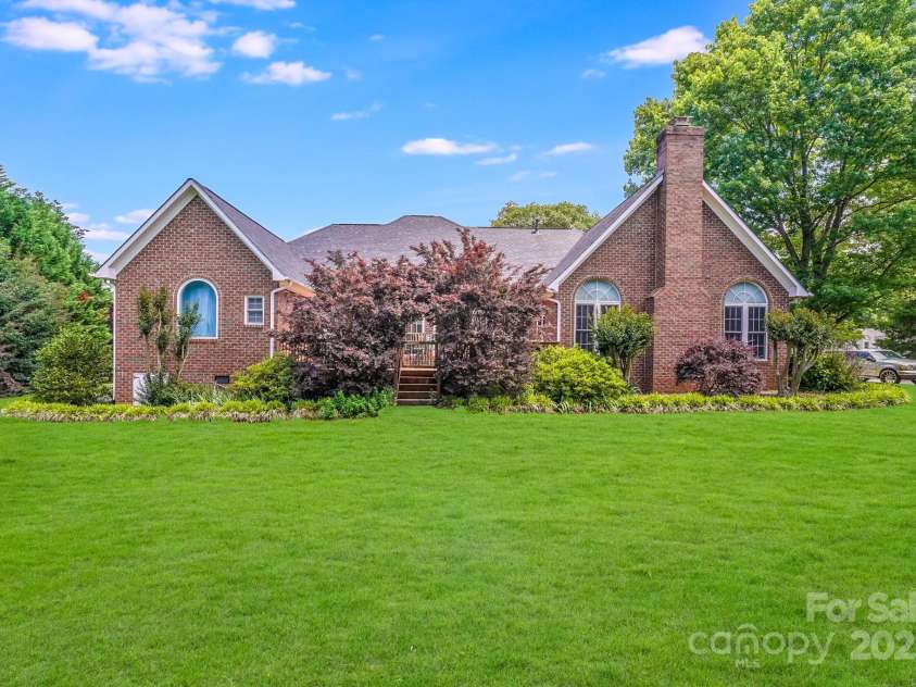 1337 Braeburn Road, Concord, NC 28027.  MLS# CAR4256587, YatesRealty ID 17594. Home front