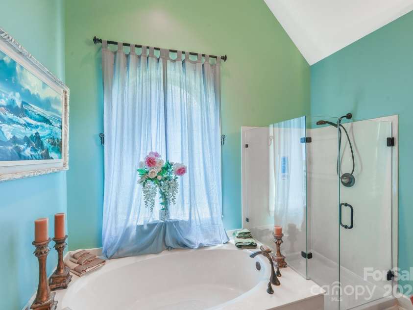 1337 Braeburn Road, Concord, NC 28027.  MLS# CAR4256587, YatesRealty ID 17594. Shower and soaking tub