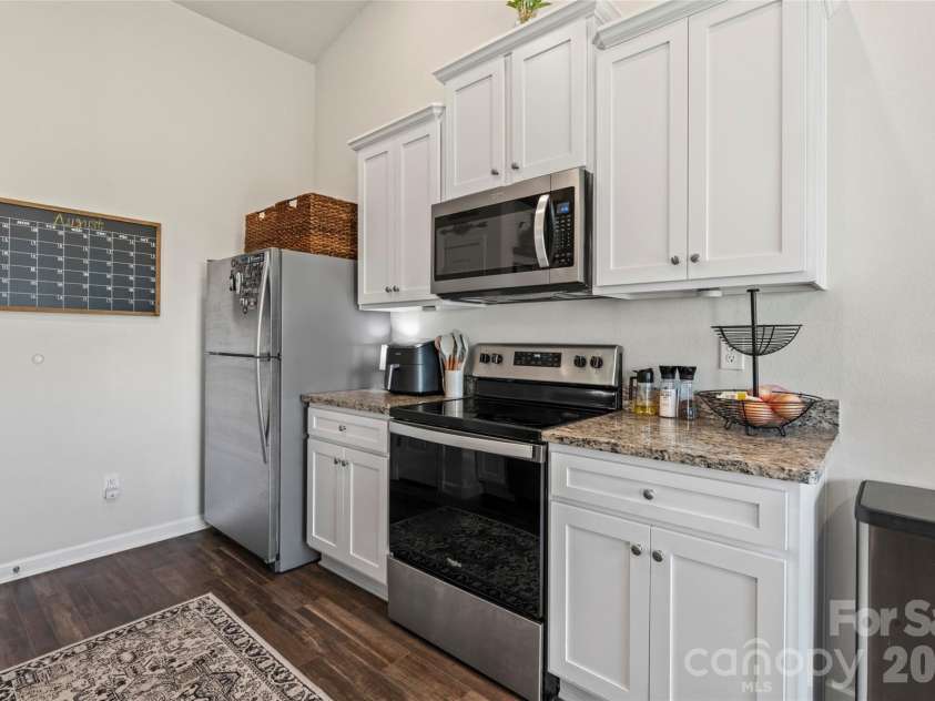 3112 Wynn Way, Charlotte, NC 28215.  MLS# CAR4296473, YatesRealty ID 17594. 