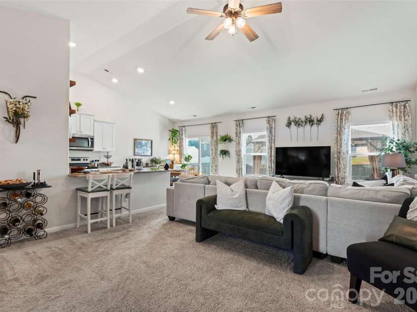 3112 Wynn Way, Charlotte, NC 28215.  MLS# CAR4296473, YatesRealty ID 17594. 
