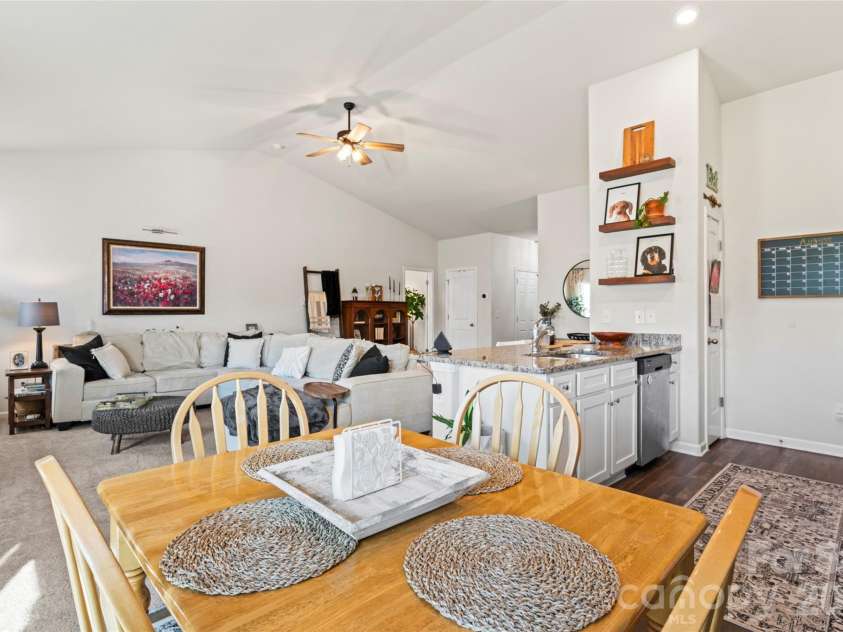 3112 Wynn Way, Charlotte, NC 28215.  MLS# CAR4296473, YatesRealty ID 17594. 