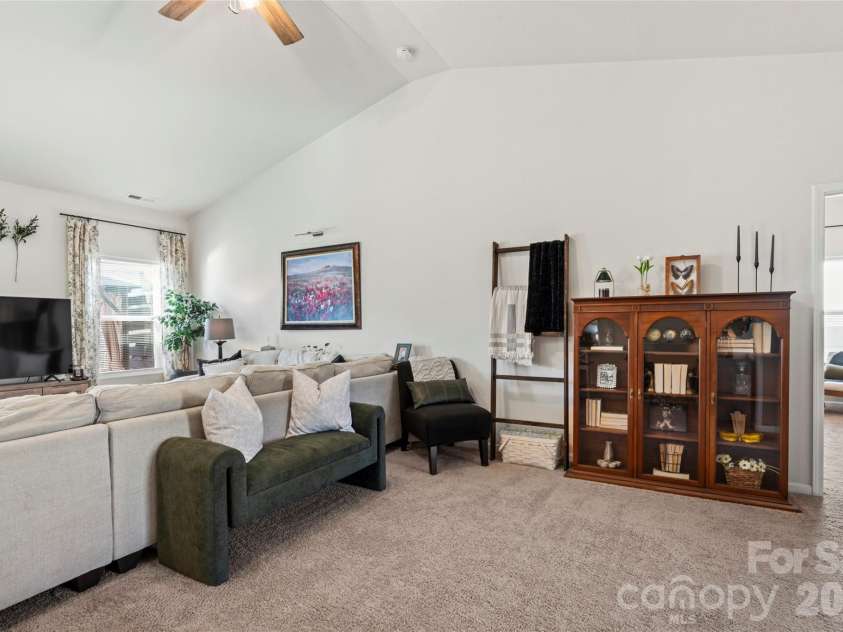 3112 Wynn Way, Charlotte, NC 28215.  MLS# CAR4296473, YatesRealty ID 17594. 